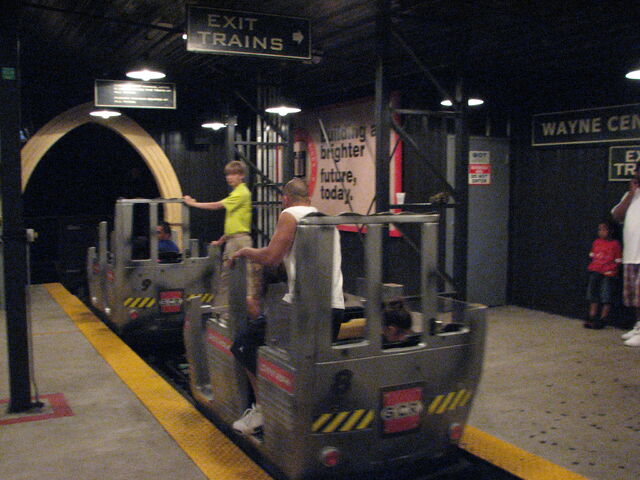 File:DK Coaster loading SF Great America.jpg