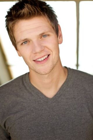 File:Jon Beavers.jpg