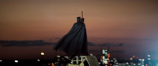 File:Batman-V-Superman-Trailer-Rifle-Rooftop-Cape.jpg