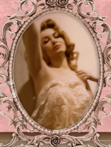 File:NewmarGlamour.jpg