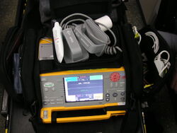 800px-Defibrillator Monitor