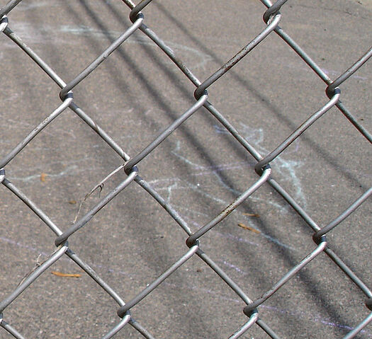 File:Chain Link Fence IRL.jpg