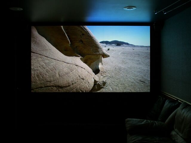 Datei:Rahmenleinwand Heimkino 2.jpg