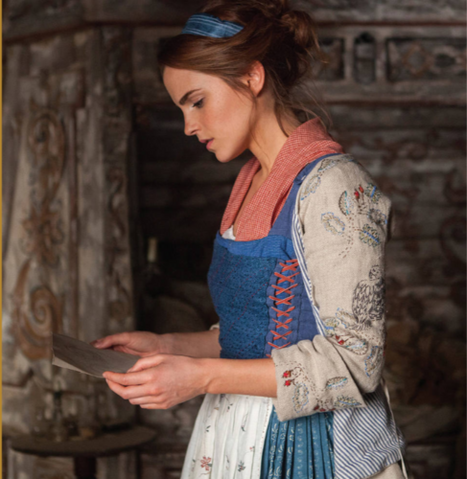 File:New-scenes-of-Emma-as-Belle-in-BATB-beauty-and-the-beast-2017-40209677-487-500.png