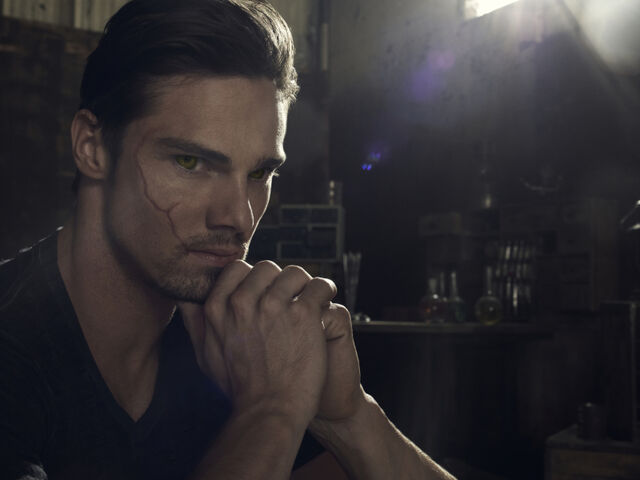 File:Vincent-season1-promo-pic3.jpg