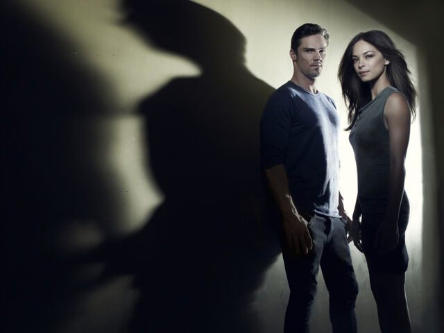 File:CatherineandVincent-season1-promo-pic2.jpg