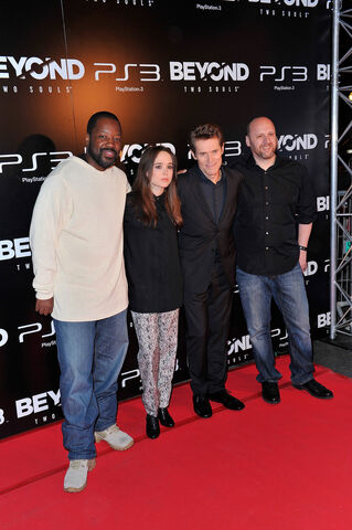 File:Ellen Page Beyond Two Souls Premieres Paris N0pn1uvJMoix.jpg