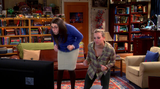 File:Amy and Penny skiing.jpg