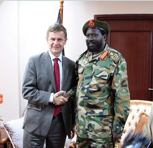 File:Salva Kiir and Erik Solheim-1, by Stein Ove Korneliussen.jpg