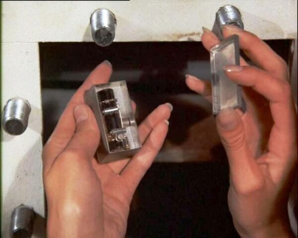 File:Fuel cell.jpg
