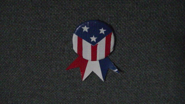 File:Cloumbia Pin 2.jpg
