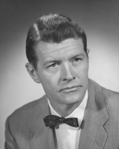 File:Simon Carlisle Photograph.jpg