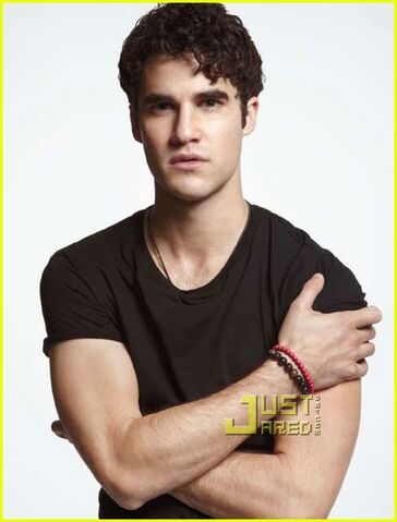 File:Darren2bcriss2bout2bmagazine2bmarch2b20112b01.jpg