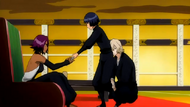 Soifon gives papers Yoruichi.png
