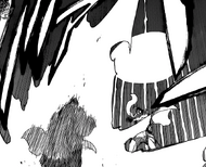 R504 Yamamoto uderzony Bankai Sasakibe.png