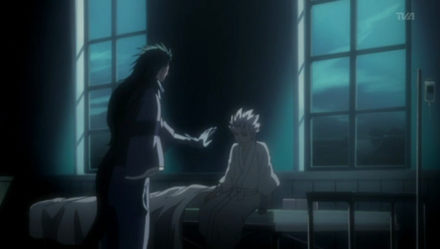 File:HyorinmaruHitsugayaRecuperating.png
