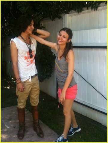 File:Vic-Avan-Personal-Photos-avan-and-victoria-17452743-531-706.jpg
