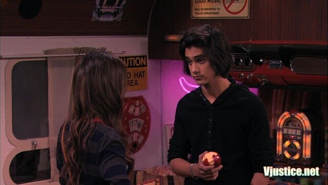 File:Beck-Tori-1x05-beck-and-tori-12247573-1280-720.jpg