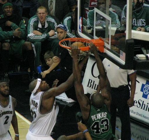 File:Kendrick Perkins dunk.jpg