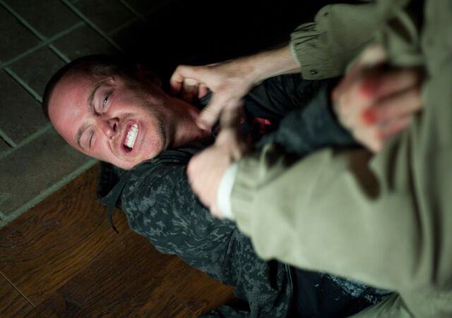 File:Episode-9-jesse-pinkman-walter-white-2.jpg