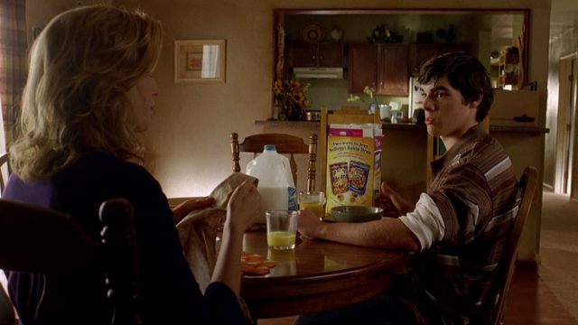 File:Walter Jr S01E14 raisin berry crunch.png