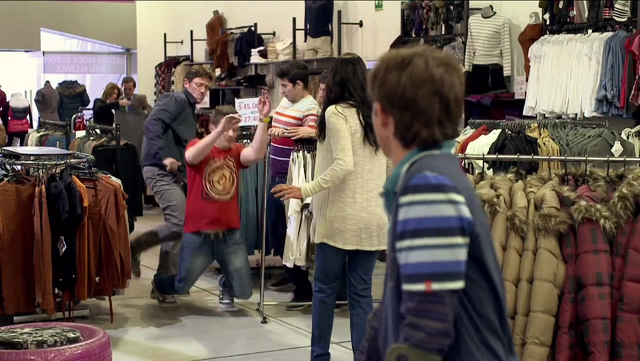 File:Metastasis Family 1st scene.png