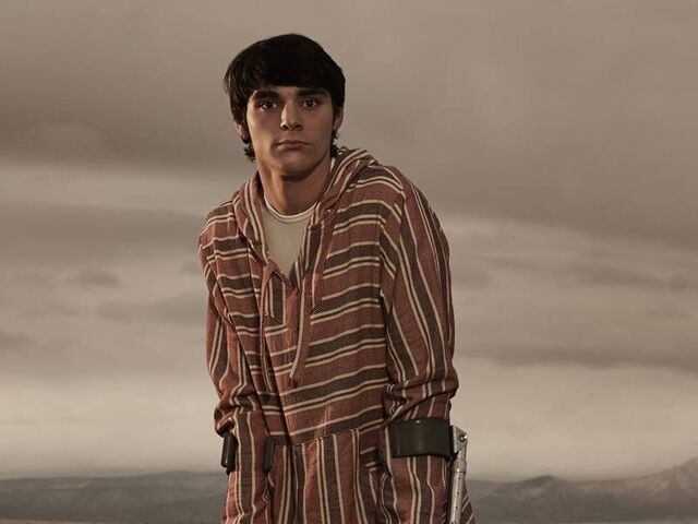 File:Cast bb 800x600 walter-white-jr.jpg