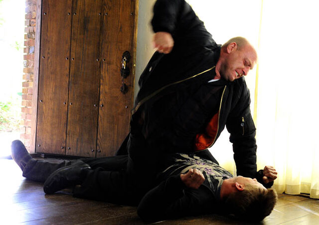 File:Episode-7-Hank-Jesse-760.jpg