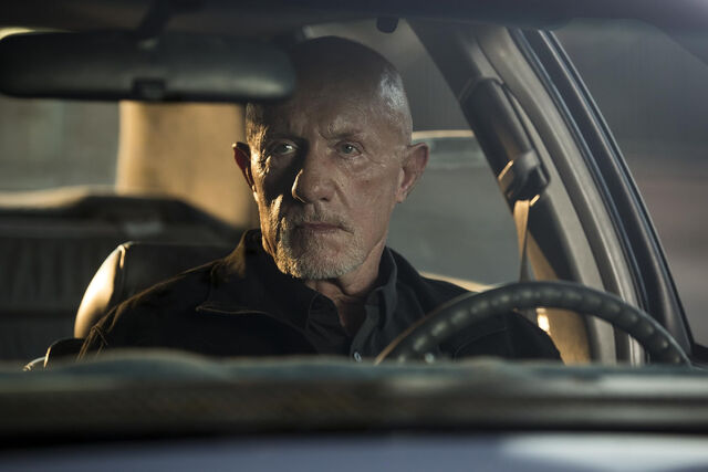 File:Better-call-saul-season-3-mike-ehrmantraut-jonathan-banks-935x658.jpg