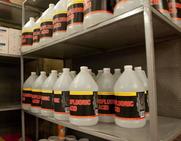 File:Hydrofluoric.jpg