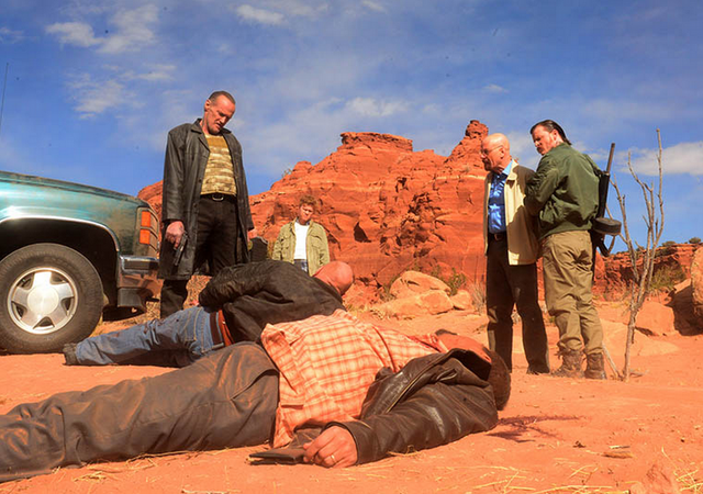 File:Bb-ozymandias5x14-photo1.png