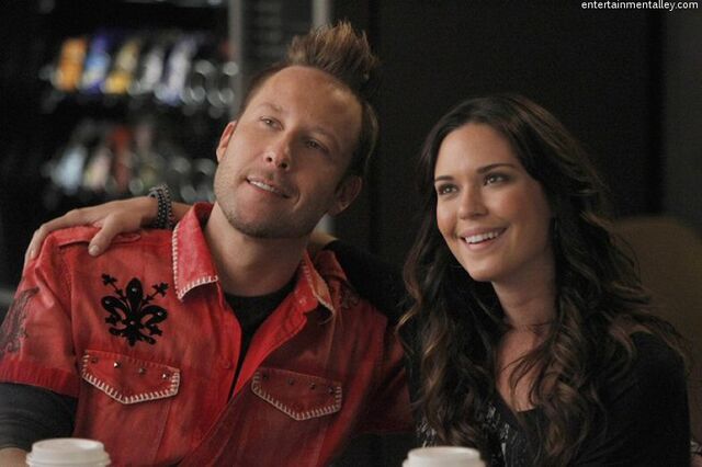 File:BreakingIn-Need4Speed-MichaelRosenbaum-OdetteAnnable.jpeg