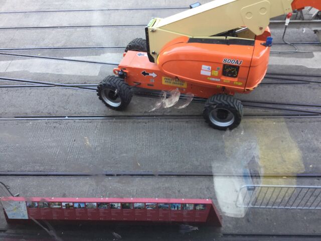 File:Dirty window.jpg