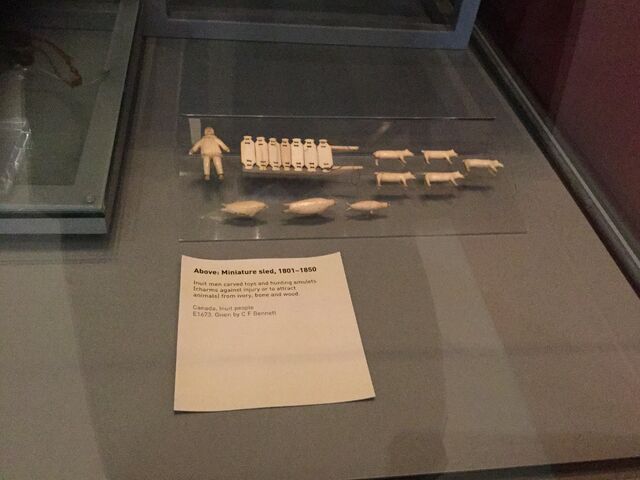 File:Miniature sled.jpg