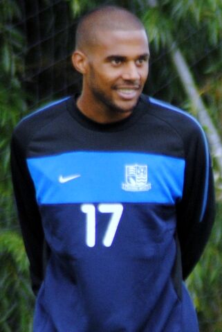 File:Louie Soares.jpg