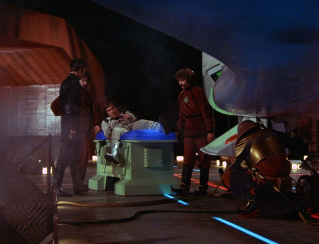 File:S01 Pilot 013.jpg