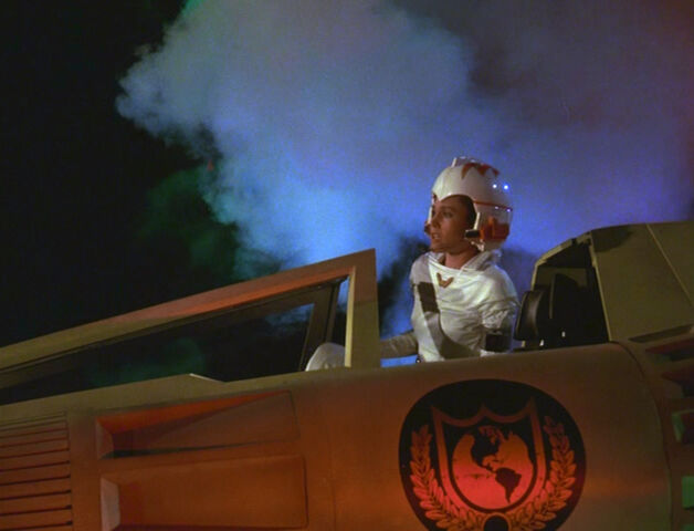 File:S01 PIlot 201.jpg