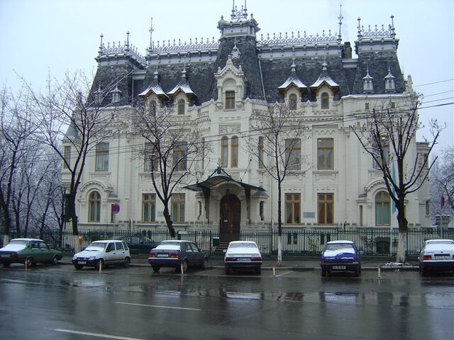 Fișier:Palatul Cretulescu.jpg