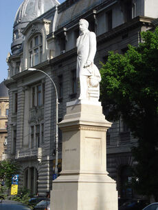 Statuia lui Spiru Haret