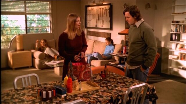 File:Xandersapartmetlivingroom.jpg