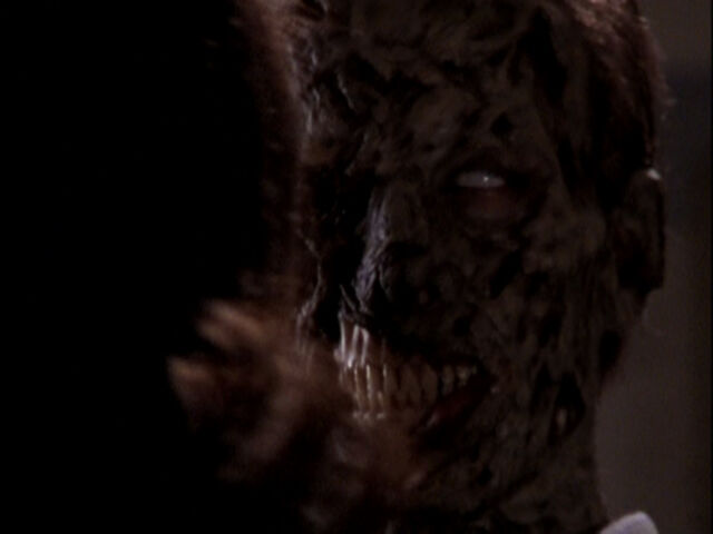 File:2X19EYES1595.jpg