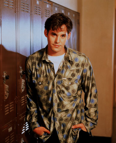 File:Xander season one 3.jpg