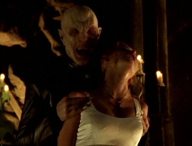 Archivo:BuffyPrimeraMuerte.jpg