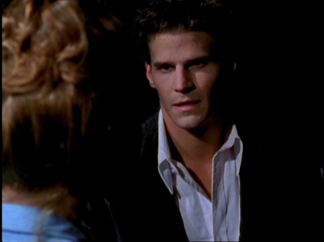 Archivo:Buffy.conoce.angel.jpg