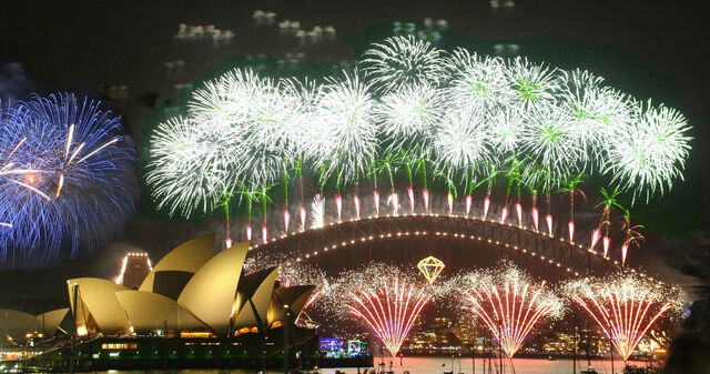 File:OperaSydney-Fuegos2006-342289398.jpg