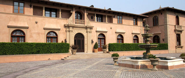 Fichier:77-Beverly-Park-011.jpg