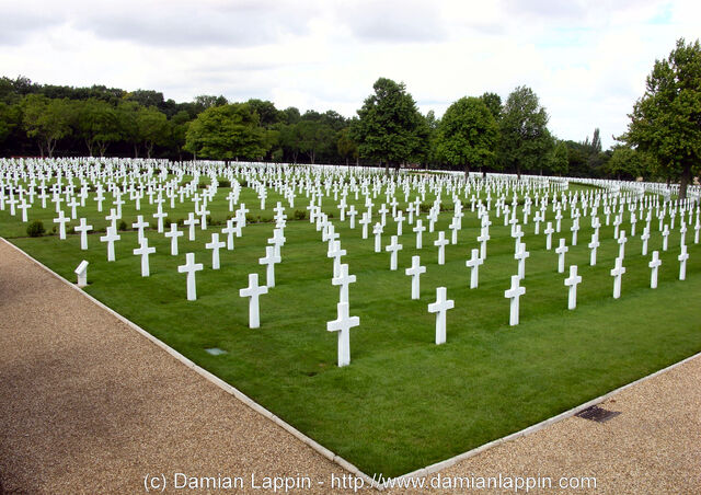 File:Graves.jpg