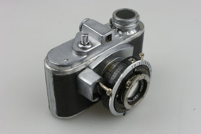 File:Photavit II Meyer Primotar f2,8-42,5mm Compur 5.jpg