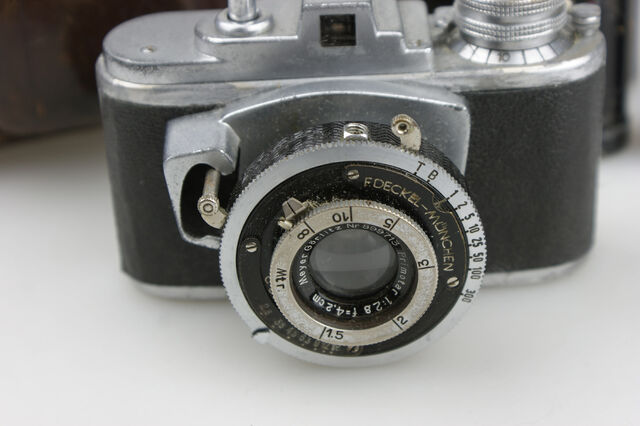 File:Photavit II Meyer Primotar f2,8-42,5mm Compur 2.jpg