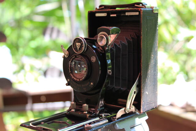 File:German cameras 004.jpg